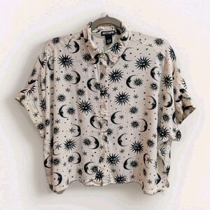 Hot Topic Celestial Sun Moon Stars Oversized Boxy Crop Button Up Top Small Emo
